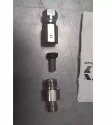 210500 Поворотный шарнир с фильтром 1/4" x 1/4" (в сборе Graco)