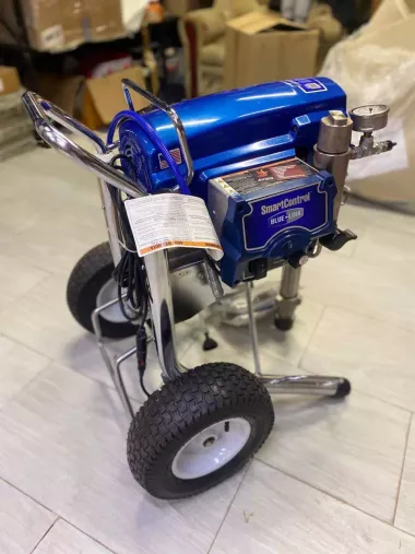 Окрасочный аппарат безвоздушного распыления Graco Mark V 17E657